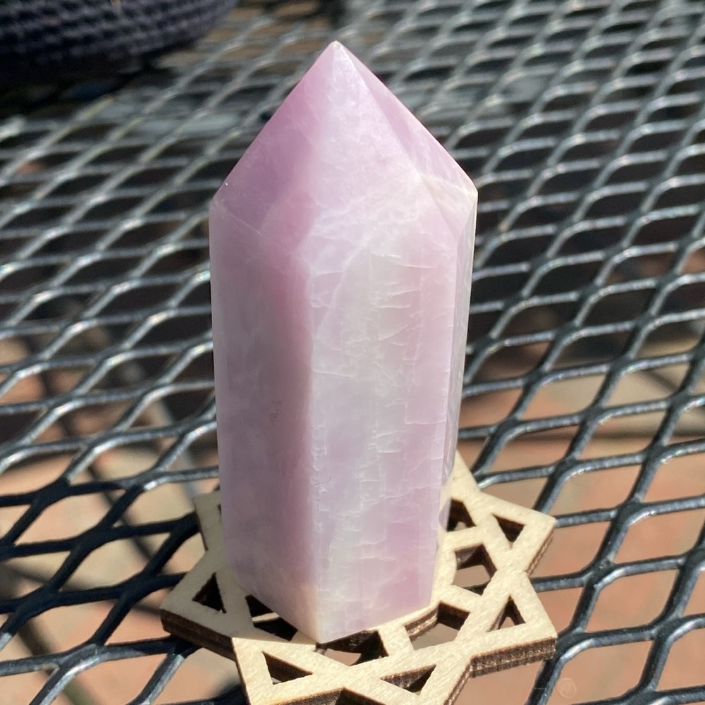 Kunzite Hexagonal Tower - Picture 6 of 8